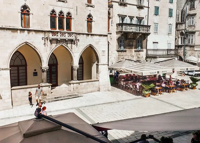 Old Square Appartement *