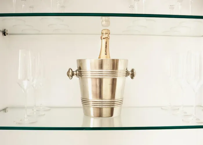 아파트 Old Square