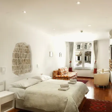 Old Square * Σπλιτ