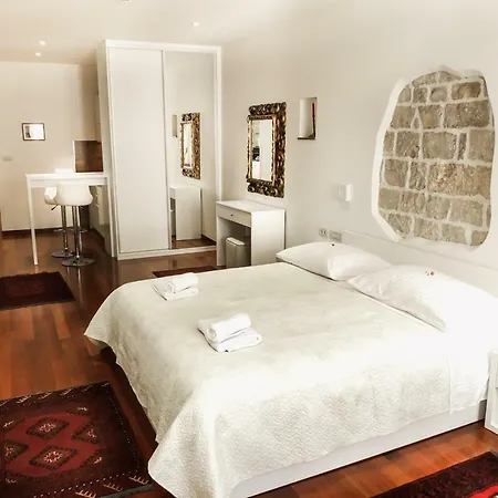 Apartman Old Square Split