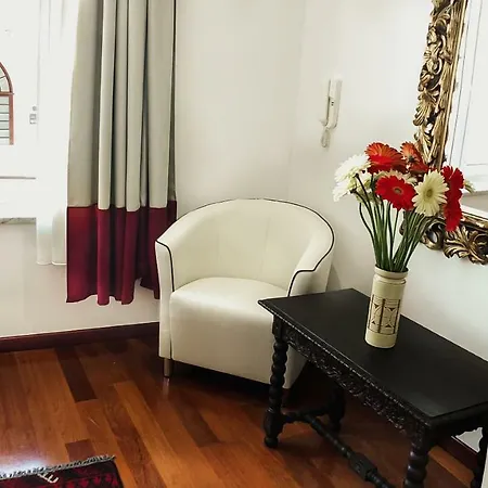 Διαμέρισμα Old Square *